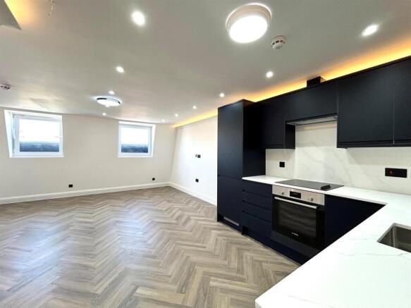 Kitchen 2.jpg