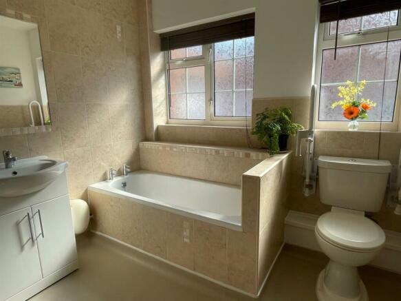 Bathroom.jpg
