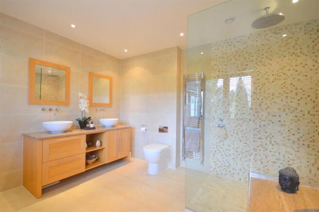 Ensuite Bath/Shower Room