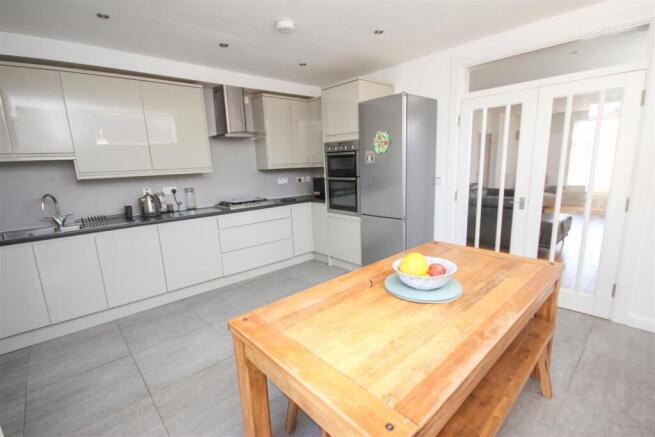 kitchen 2.JPG