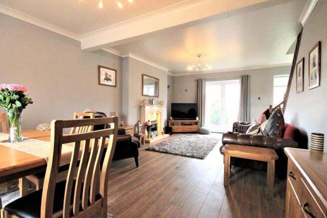 Lounge/Dining Room