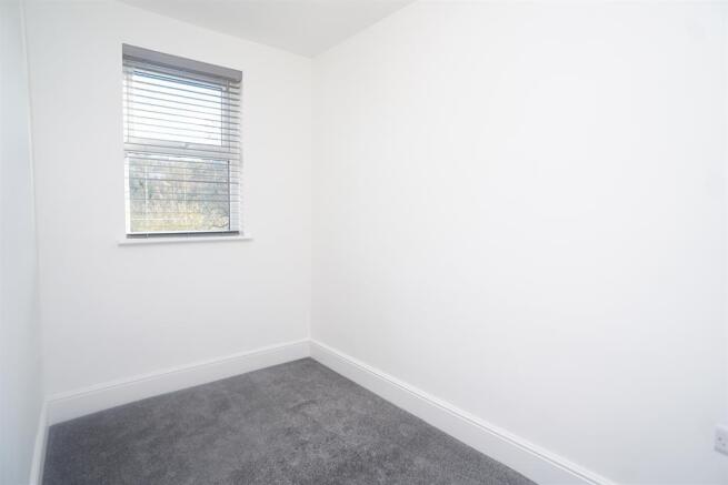 3 bed Terraced to rent Image 7