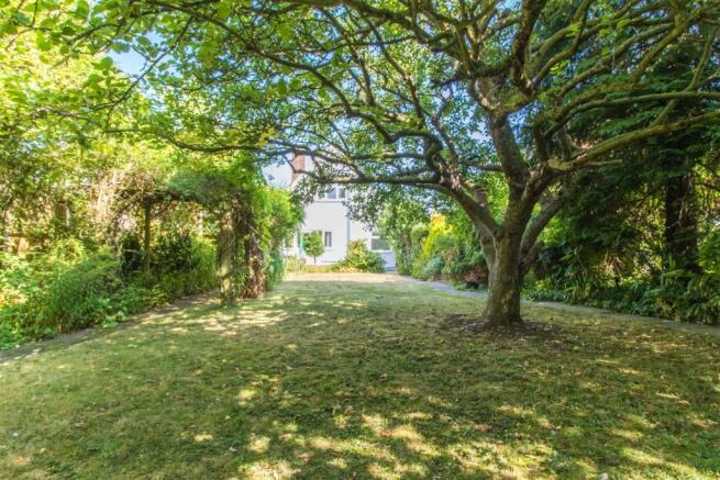 37 Whitethorn Lane-13.jpg