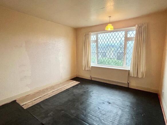 2 bed Semi-Detached Bungalow for sale Image 6