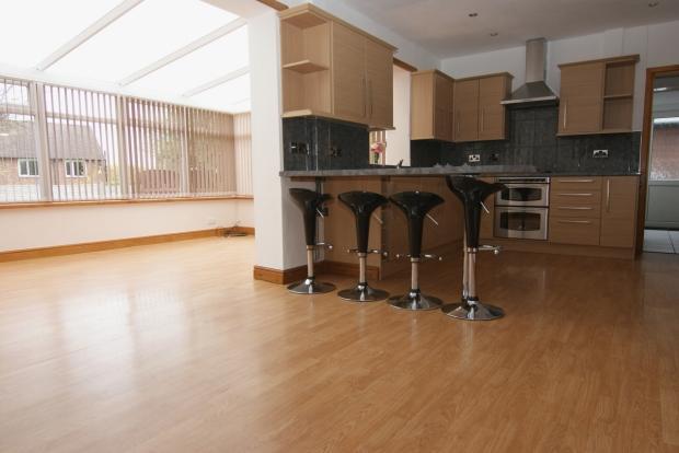 Kitchen/Dining Room Image 2