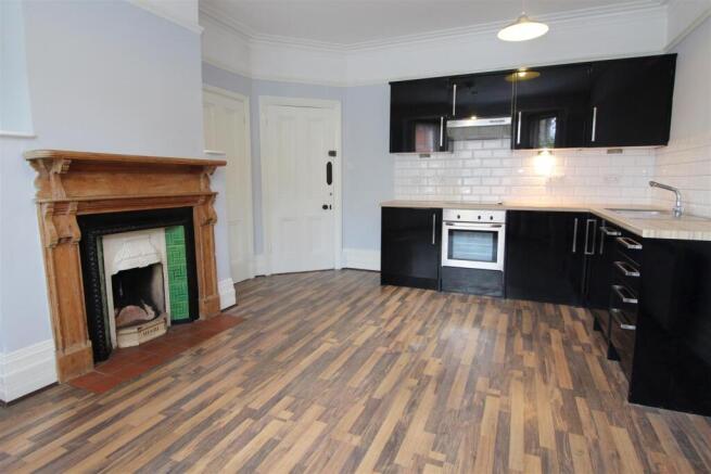 Flat 1, 1 Avenue Road - New 2022 (12).JPG