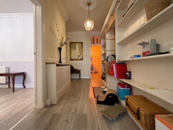 2 bed Flat for sale Image 6