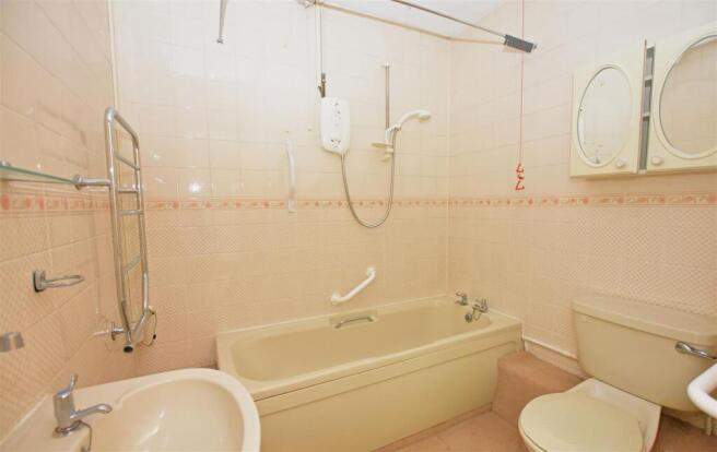 Bathroom.JPG