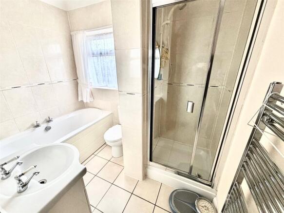 3 bed Bungalow for sale Image 8
