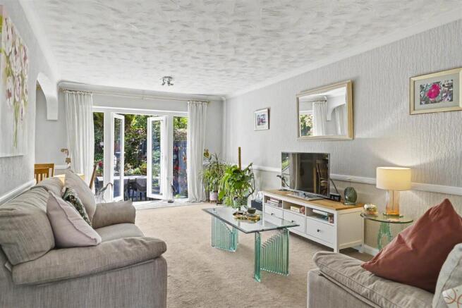 Living Room A.JPG