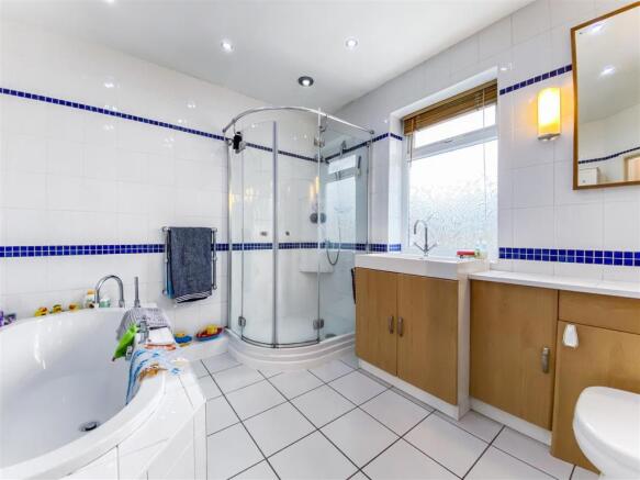 Spacious bathroom
