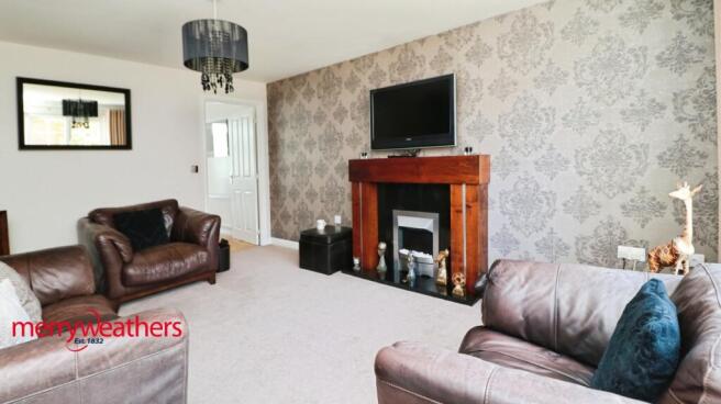 4 bed Detached for sale Image 12