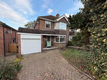 An Attractive Bay Fronted Home - Modernised Throughout & No Chain - Lonsdale Drive