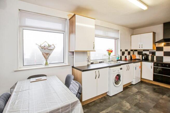 2 bed Semi-Detached for sale Image 4