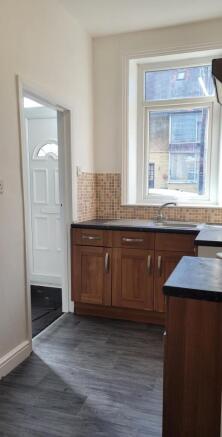 Lilian Street, Bradford, BD4 photo 4