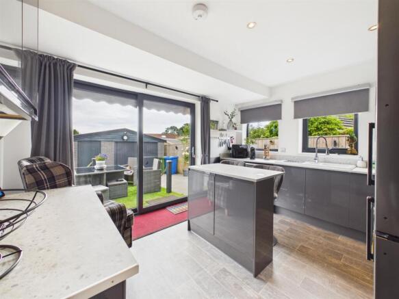 Kitchen: