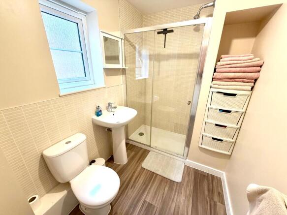4 bed Detached for sale Image 10