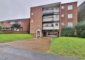 Flat 2, 121 Granden Court, West Street, Havant PO9 1LE