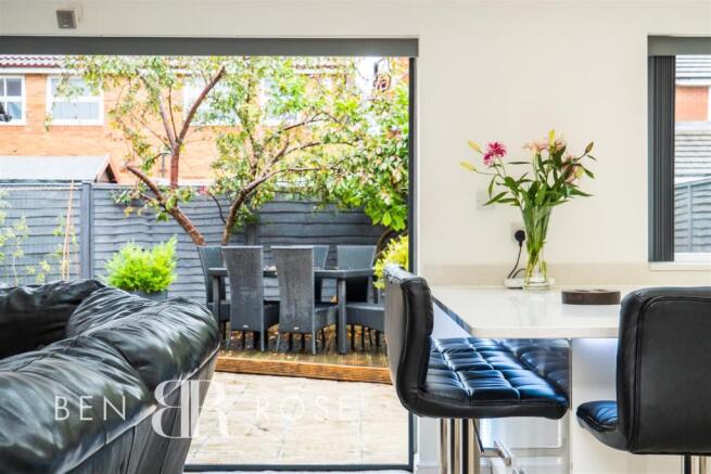 Breakfast Bar
