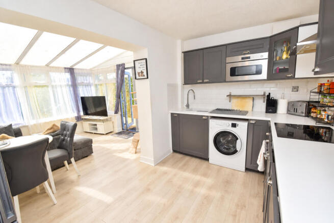 Bright Open-Plan Kitchen and Conservatory