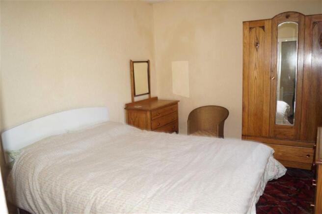 REAR BEDROOM