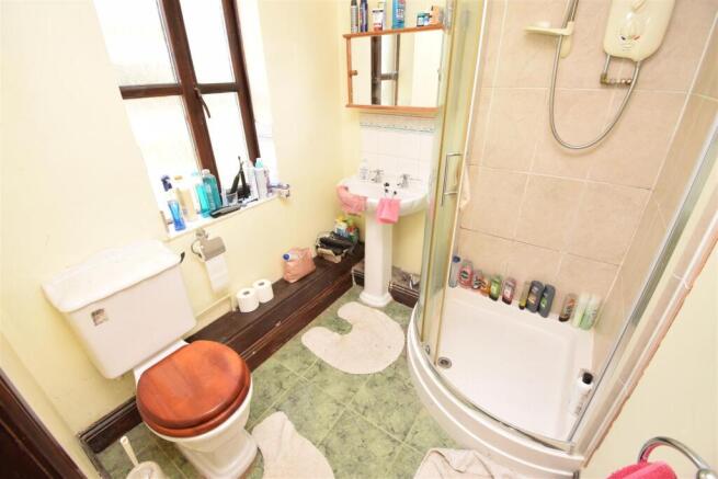 BEDROOM ONE EN-SUITE.JPG
