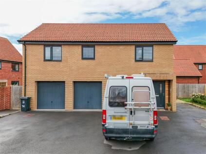 Beautifully presented coach house, ideally situated in Yatton's North End on Eaton Park
