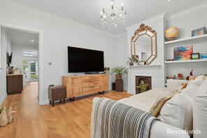 137, Squirrels Heath Road, Romford RM3 0NT