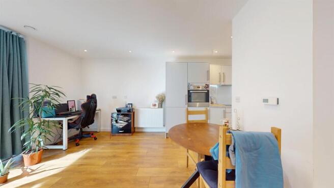 Beckton, E6, Studio For Sale By Barrain London Est