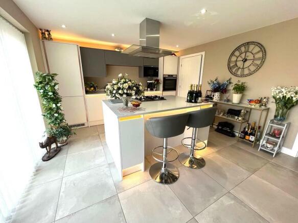 WhatsApp Image 2023-03-21 at 14.39.26 (6).jpeg