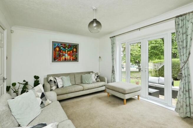 3 bed Semi-Detached for sale Image 12