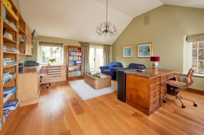 Study / Bedroom 5
