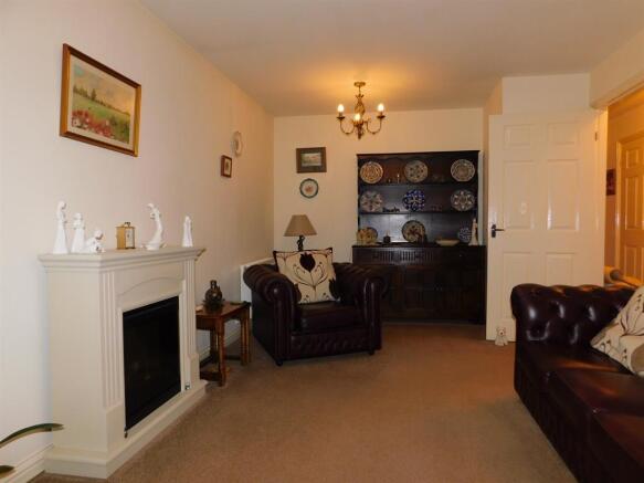 Lounge 2