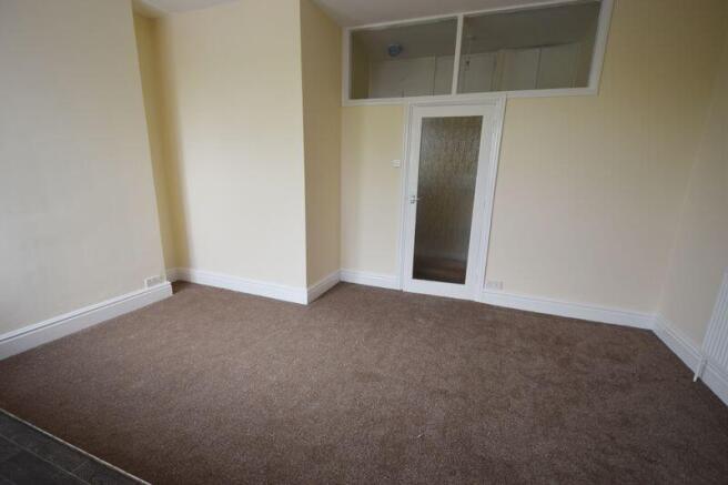 Studio to rent Image 6