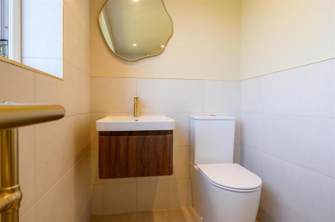 4 bed Semi-Detached for sale Image 11