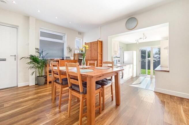 Open Plan Dining ...
