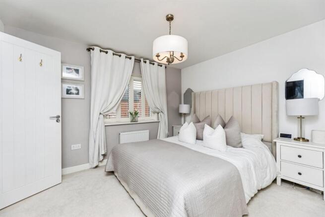 4 bed Detached for sale Image 11