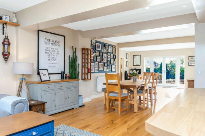 4 bed Detached for sale Image 8