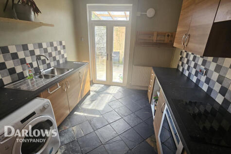 Fir Street, Ferndale CF43