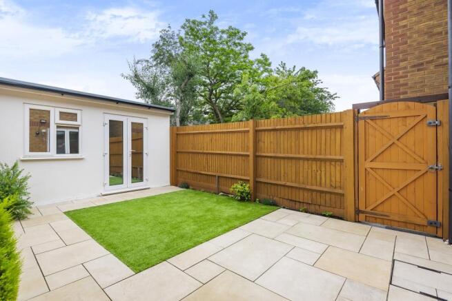 Rear Garden & Outbuilding