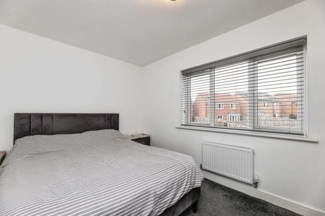 3 bed Town House for sale Image 8