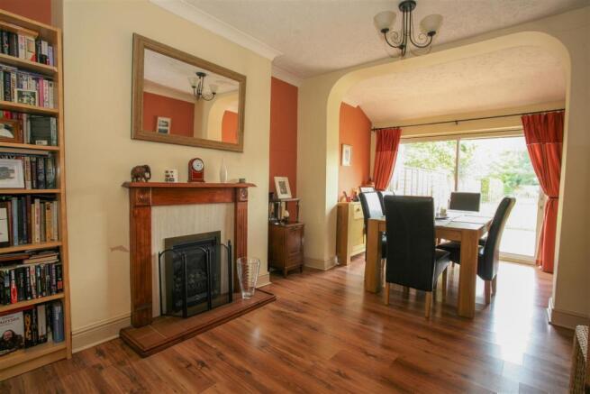 Dining Room-2.jpg