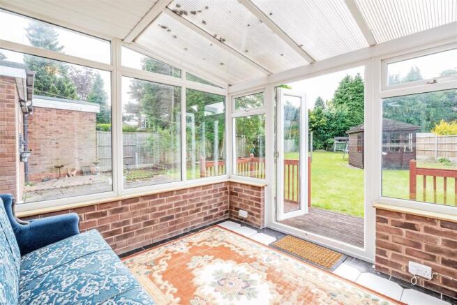 113 Ferndown Road-17_lo.jpg