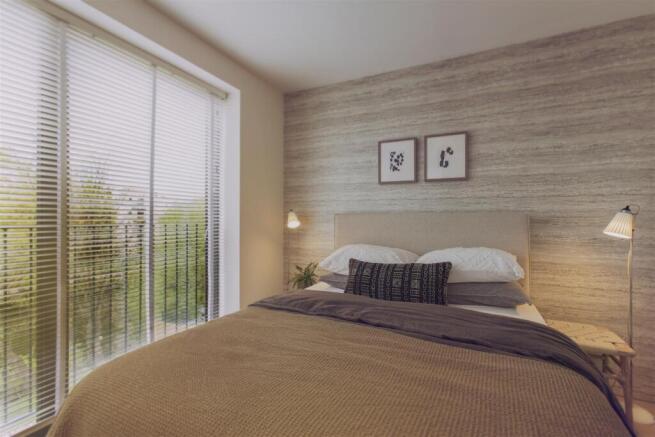 4 bed Town House to rent Image 8