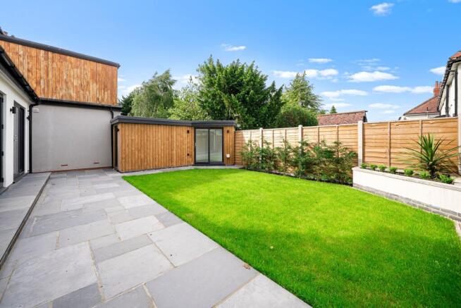 4 bed Semi-Detached for sale Image 5