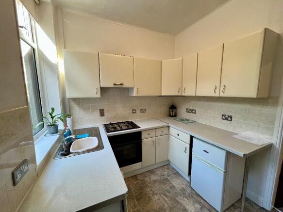 3 bed Terraced to rent Image 6