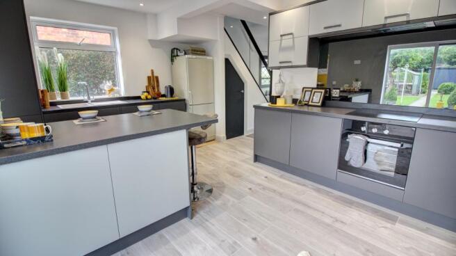 Kitchen (alt view 2)