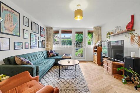 Sandra Close, Wood Green, London, N22