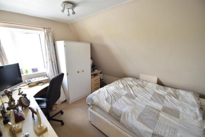 Bedroom 2.JPG
