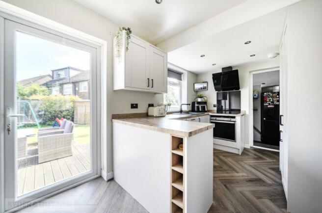 3 bed Semi-Detached for sale Image 11